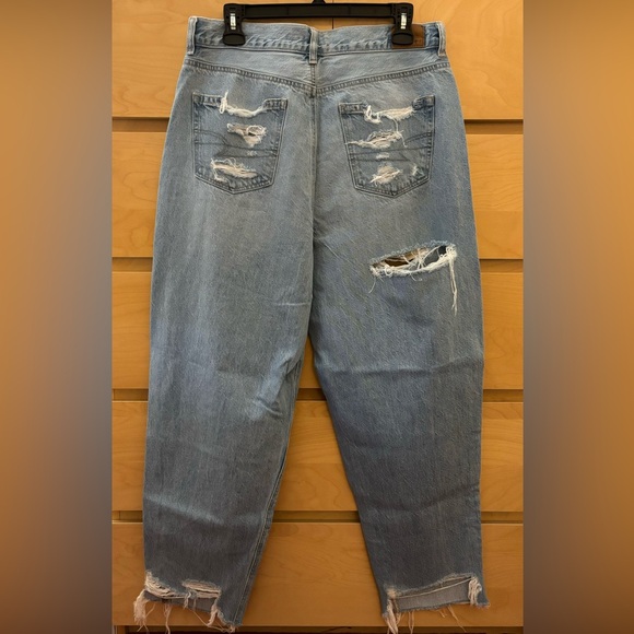 American Eagle Relaxed Mom Jean - Picture 2 of 5